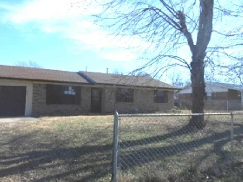 209 S Pittman St, Prairie Grove, AR 72753 - photo 1