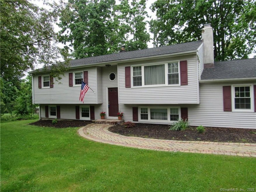 14 Knollcrest Dr, Brookfield, CT 06804 - photo 1