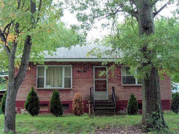 5200 Vincent Ave, Lorain, OH 44055 - photo 1