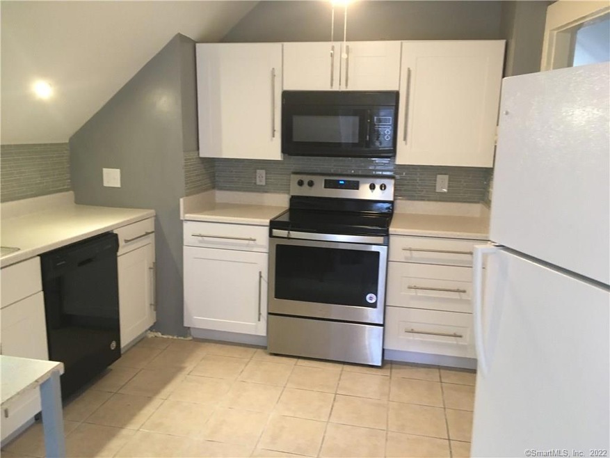 351 Willow St unit 3, Waterbury, CT 06710 - photo 1