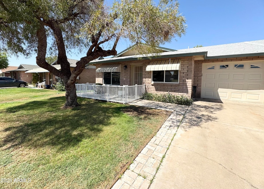 10002 N 97th Dr unit A, Peoria, AZ 85345 - photo 1