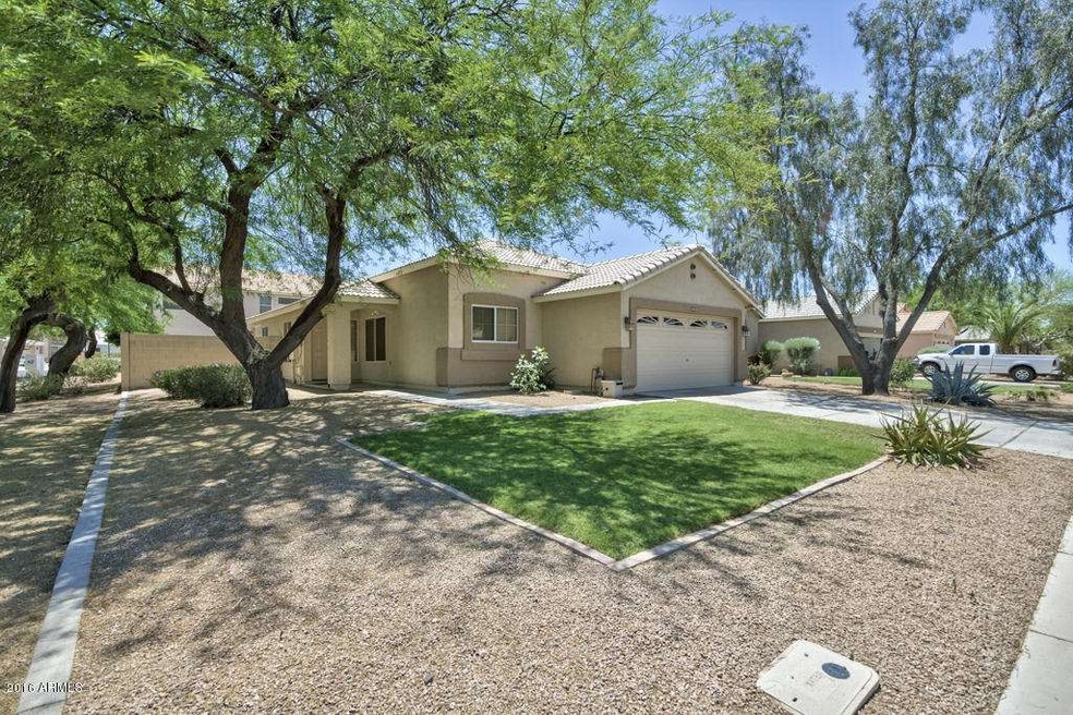 Welcome to 2835 E Harwell!