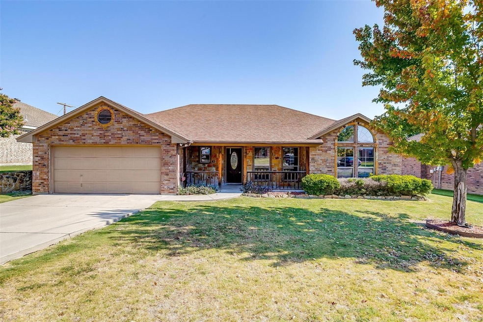 518 Crow Ave, Weatherford, TX 76085 - photo 1
