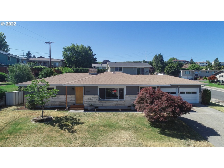 1600 E 19th St, the Dalles, OR 97058 - photo 1
