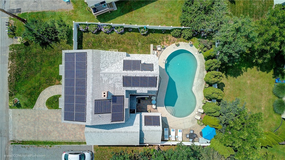 174 Center Ave, Middletown, RI 02842 - photo 1