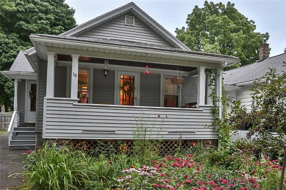 Adorable Bungalow in popular Southwedge neighborho