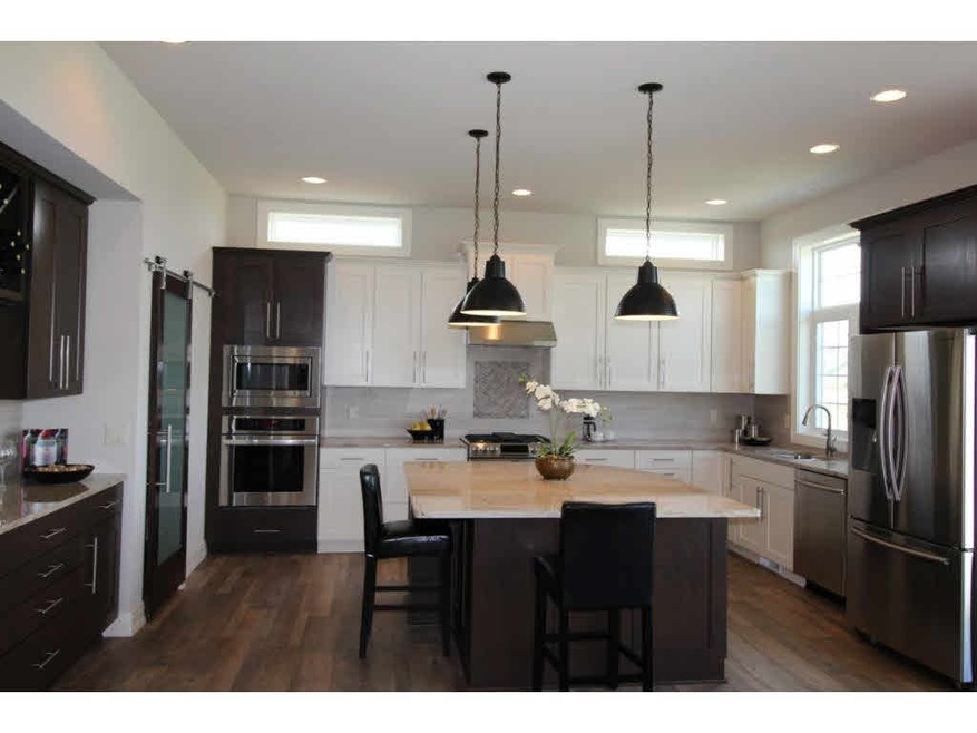 5480 N Amethyst Dr, Appleton, WI 54913 - photo 1