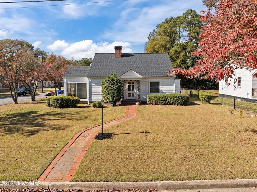 1500 Pollock St, Kinston, NC 28501 - photo 1