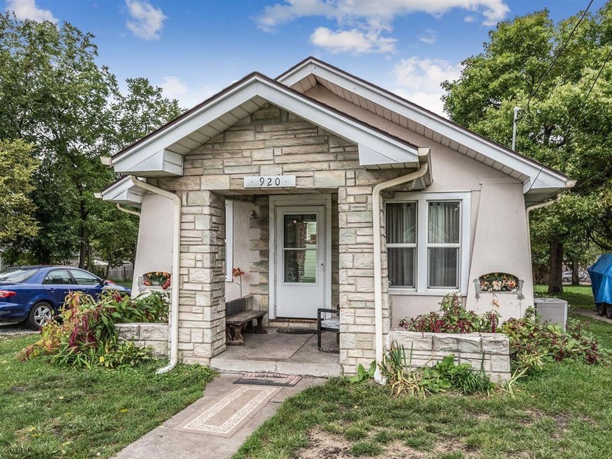 920 Hartford Ave, Des Moines, IA 50315 - photo 1