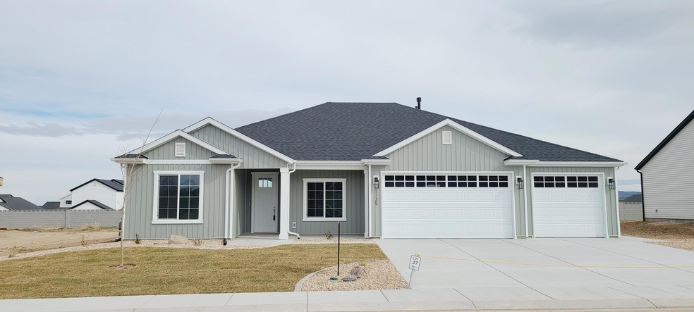 1135 E 4240 N