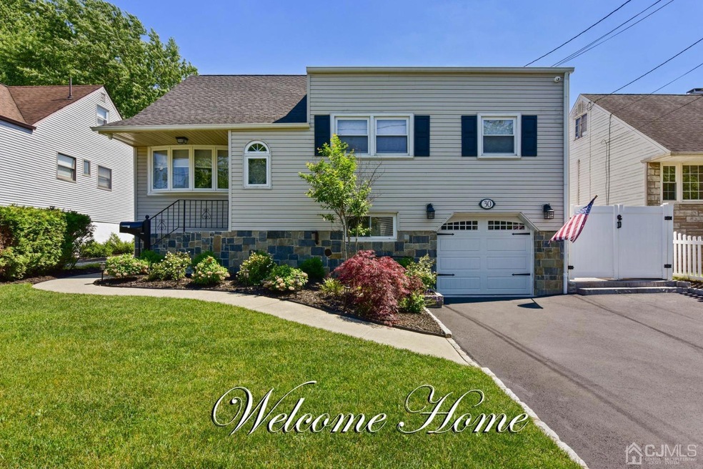 Sold $565,000 • Co-Listing Agent