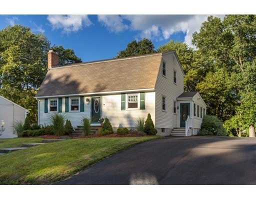 125 Bumble Bee Cir, Shrewsbury, MA 01545 - photo 1