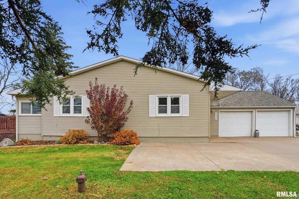 9520 115th St, Blue Grass, IA 52726 - photo 1