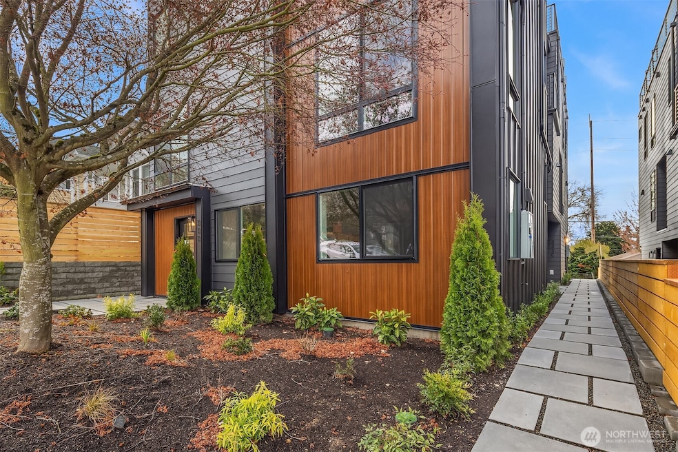 333 NW 47th St unit C, Seattle, WA 98107 - photo 1