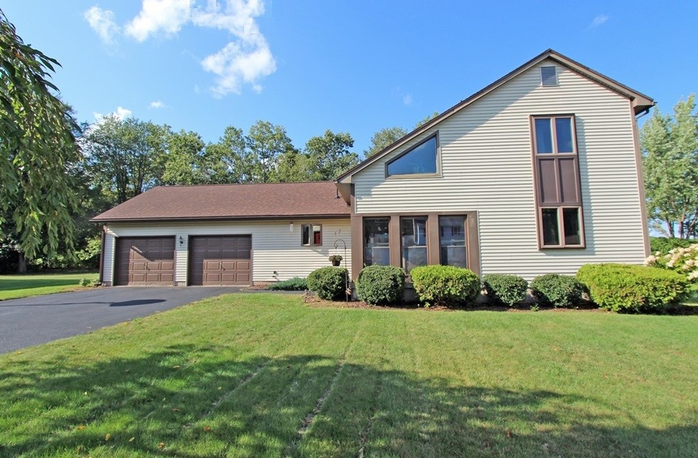 17 Golden Dr, Easthampton, MA 01027 - photo 1