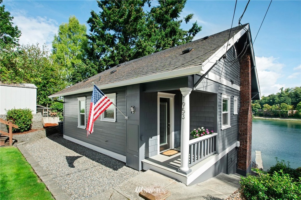 1953 E Day Island Blvd W, University Place, WA 98466 - photo 1