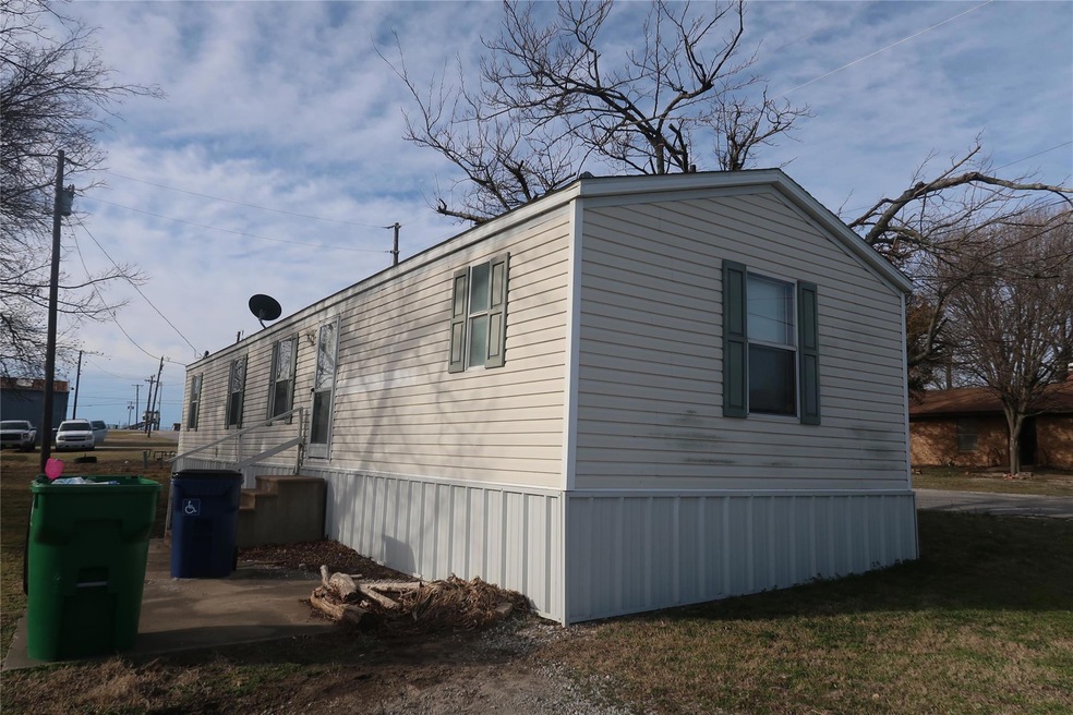 500 E Main St, Decatur, TX 76234 - photo 1