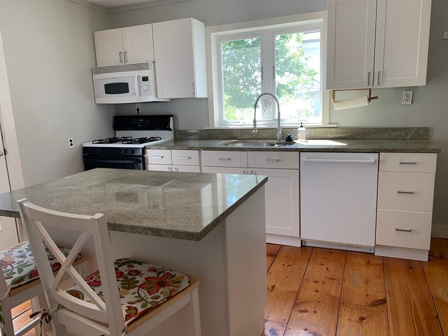 5 Daniels Street Ct unit 2, Salem, MA 01970 - photo 1