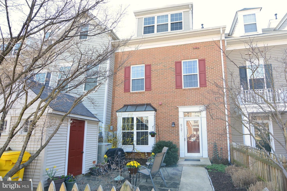 8737 Orchard Green Ct, Odenton, MD 21113 - photo 1