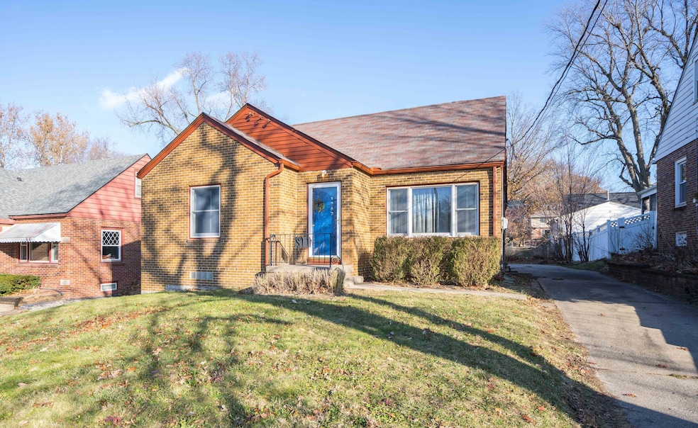 1243 Merle Hay Rd, Des Moines, IA 50311 - photo 1