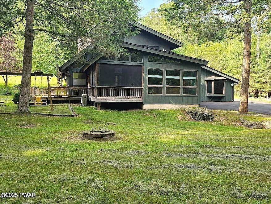 125 N Evergreen Dr, Greentown, PA 18426 - photo 1