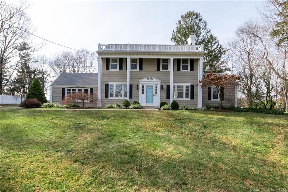 302 Brookbend Rd, Fairfield, CT 06824 - photo 1