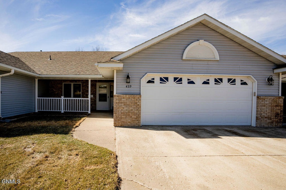 439 3rd St SW, Jamestown, ND 58401 - photo 1