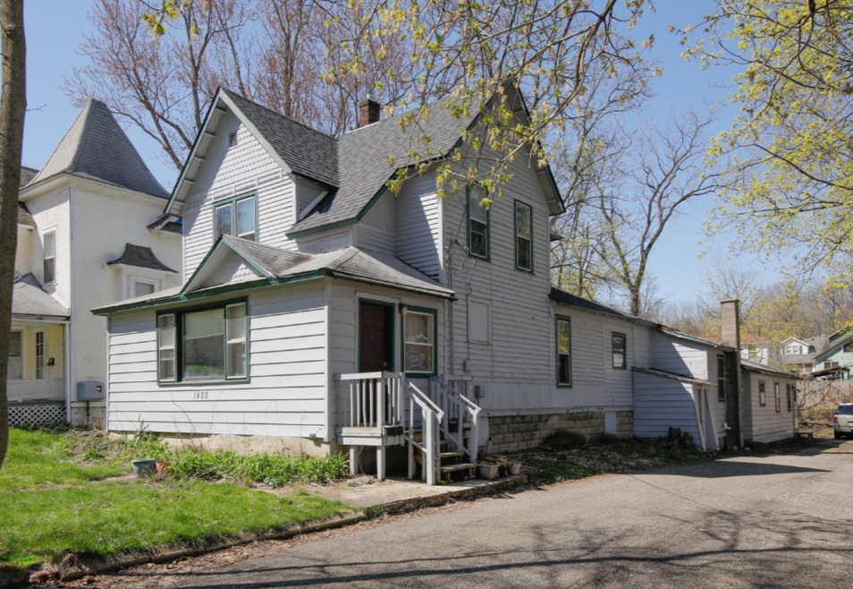 1422 Forbes-101