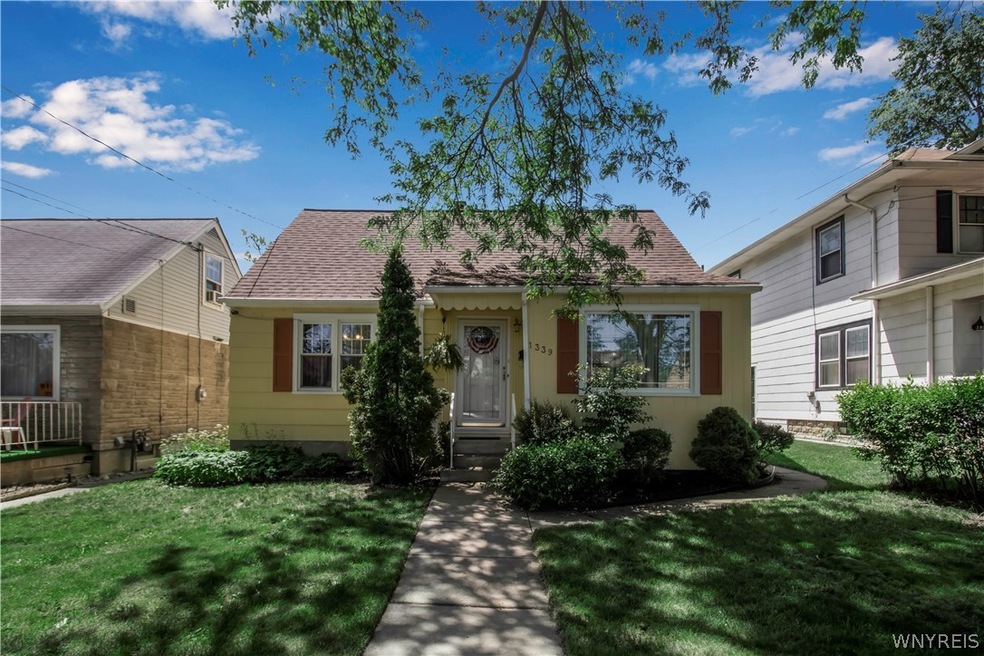 1339 Roselle Ave, Niagara Falls, NY 14305 - photo 1