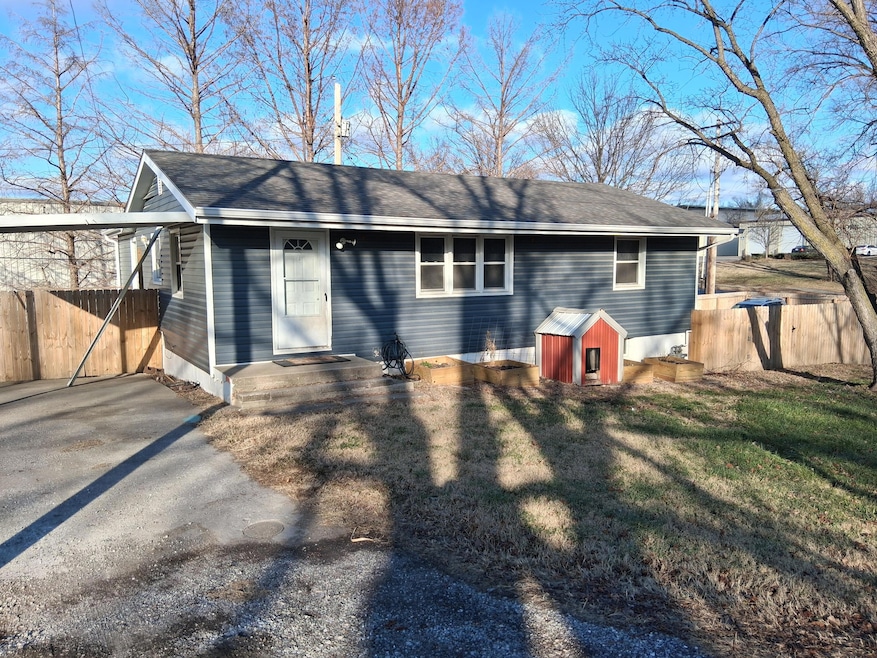 1905 Heriford Rd, Columbia, MO 65202 - photo 1