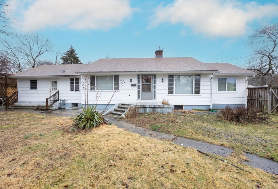125 Edgewood Ave, Waterbury, CT 06706 - photo 1
