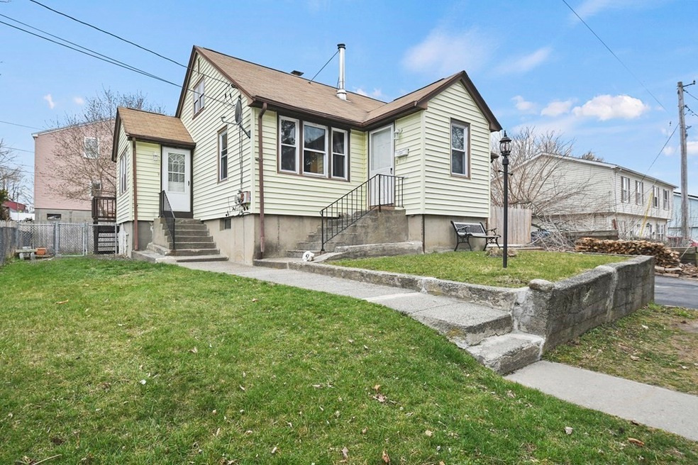 9 Benham St, Worcester, MA 01604 - photo 1