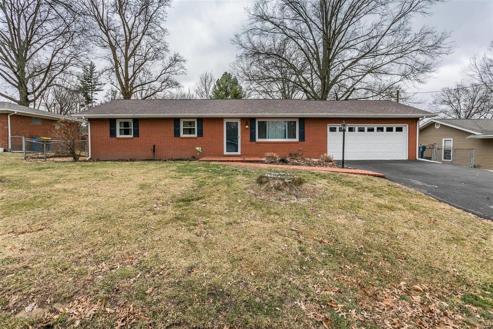 34 Joel Dr, Glen Carbon, IL 62034 - photo 1