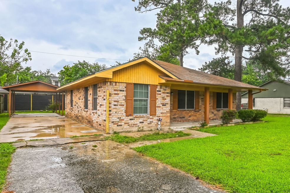 5911 Shirley Mae Ln, Houston, TX 77091 - photo 1