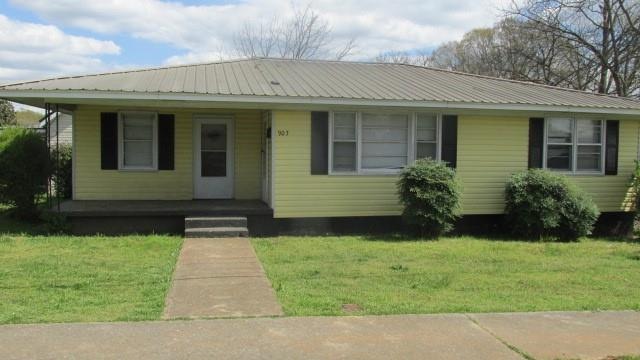 903 Jones St, Cedartown, GA 30125 - photo 1