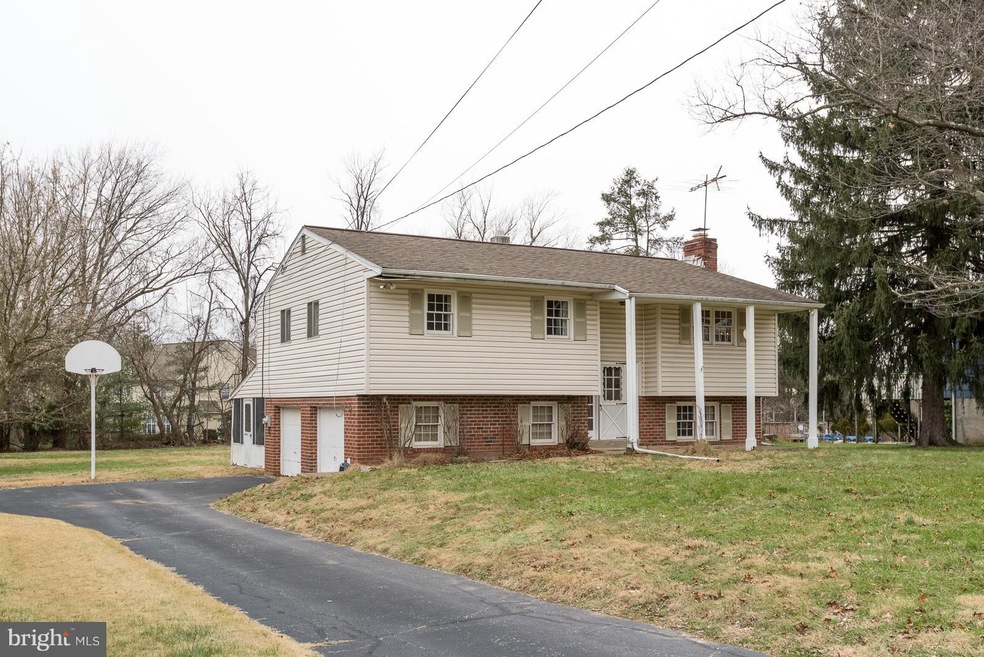 1296 E Evergreen Dr, Phoenixville, PA 19460 - photo 1