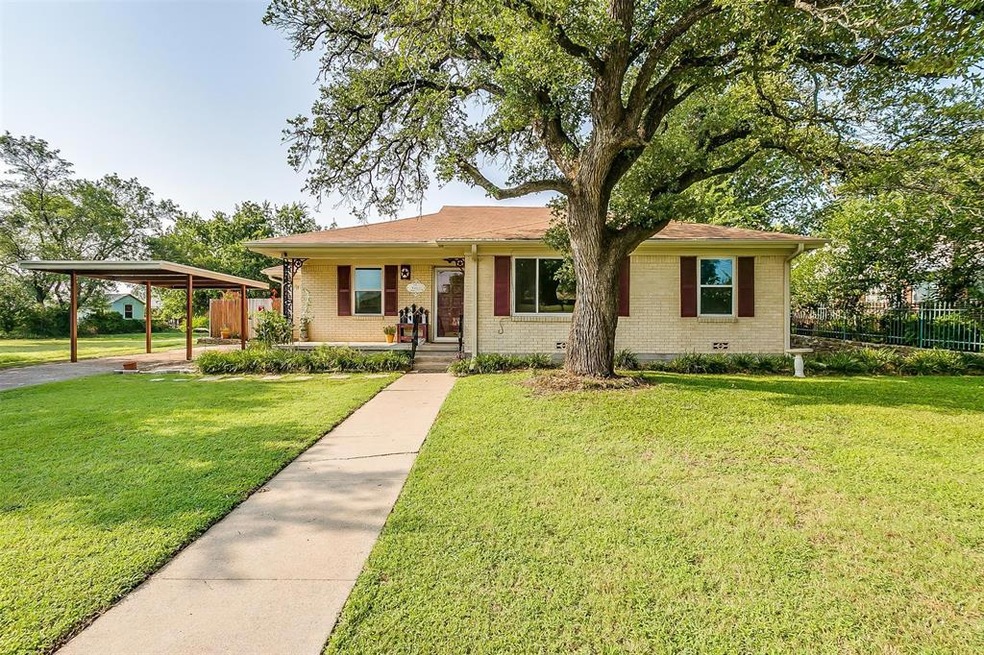 1111 Elmira St, Weatherford, TX 76086 - photo 1