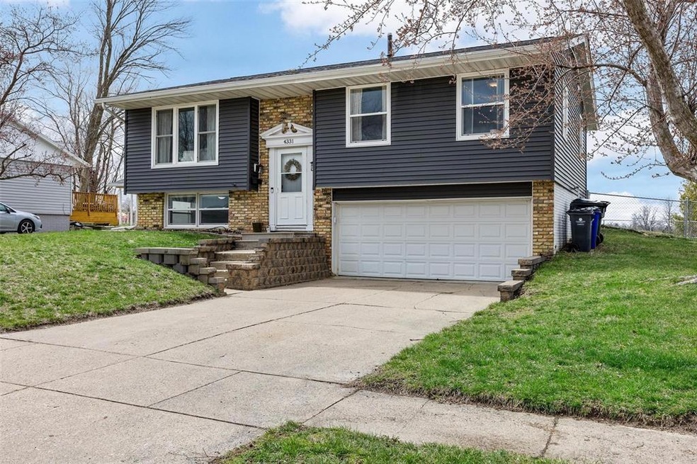 4331 Twin Pine Dr NE, Cedar Rapids, IA 52402 - photo 1