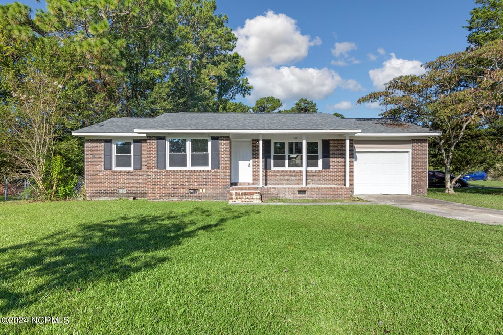 510 Lakewood Dr, Jacksonville, NC 28546 - photo 1