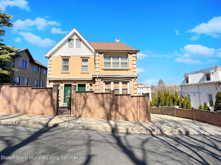 35 4 Corners Rd, Staten  Island, NY 10304 - photo 1