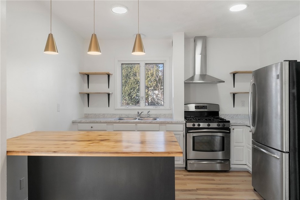 19 Vale St unit 1, Providence, RI 02908 - photo 1