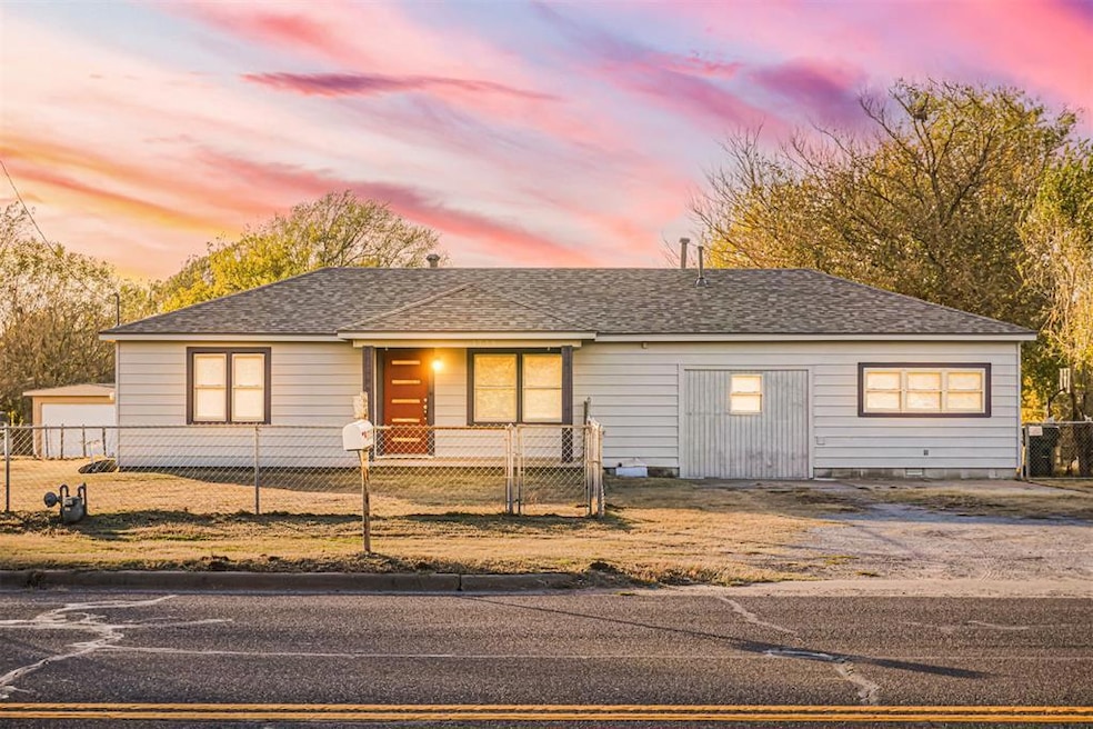 1715 N Midwest Blvd, Oklahoma City, OK 73141 - photo 1