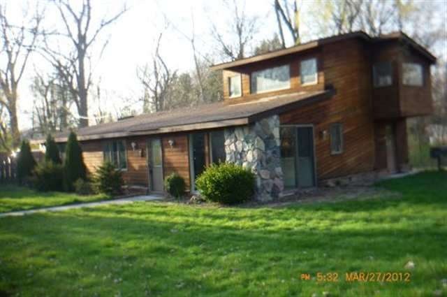 1550 sq ft, 3 bdrm, 2 full bath split level front 