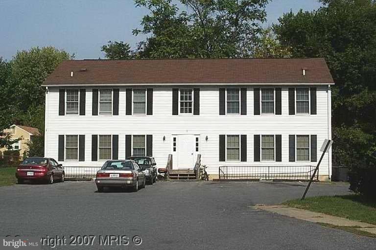 7 Mosby Ct unit E, Round Hill, VA 20141 - photo 1