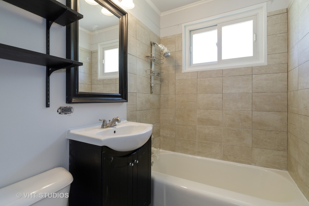 642 E Algonquin Rd, Des Plaines, IL 60016 - photo 1