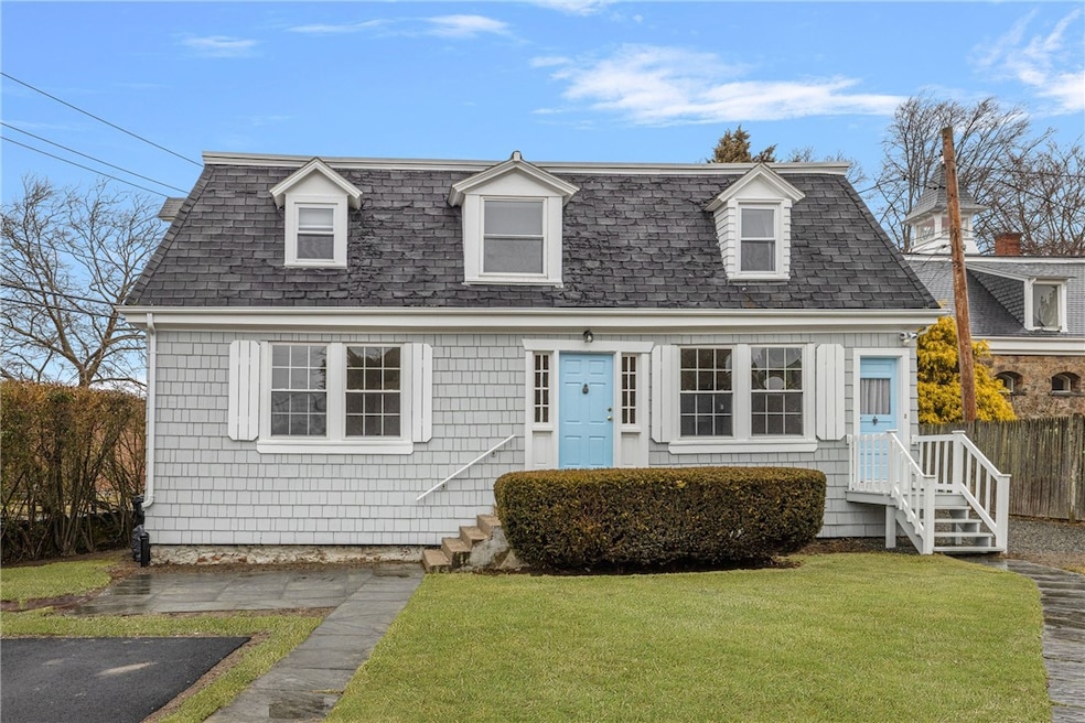 54 Coggeshall Ave unit 1, Newport, RI 02840 - photo 1