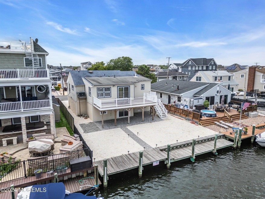 31 Neptune Rd, Toms River, NJ 08753 - photo 1