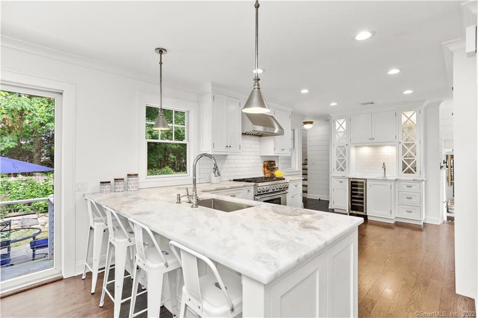 NEW KITCHEN...(IT IS FABULOUS) !