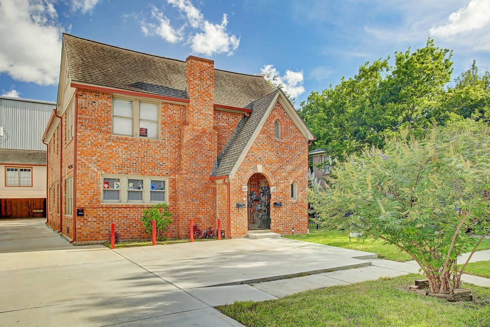 1817 Colquitt St unit 1/2, Houston, TX 77098 - photo 1