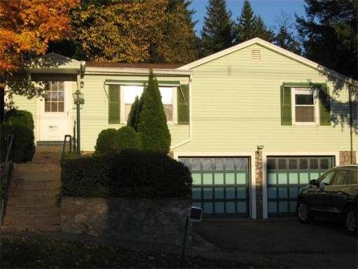 23 1/2 Mechanic St, Monson, MA 01057 - photo 1